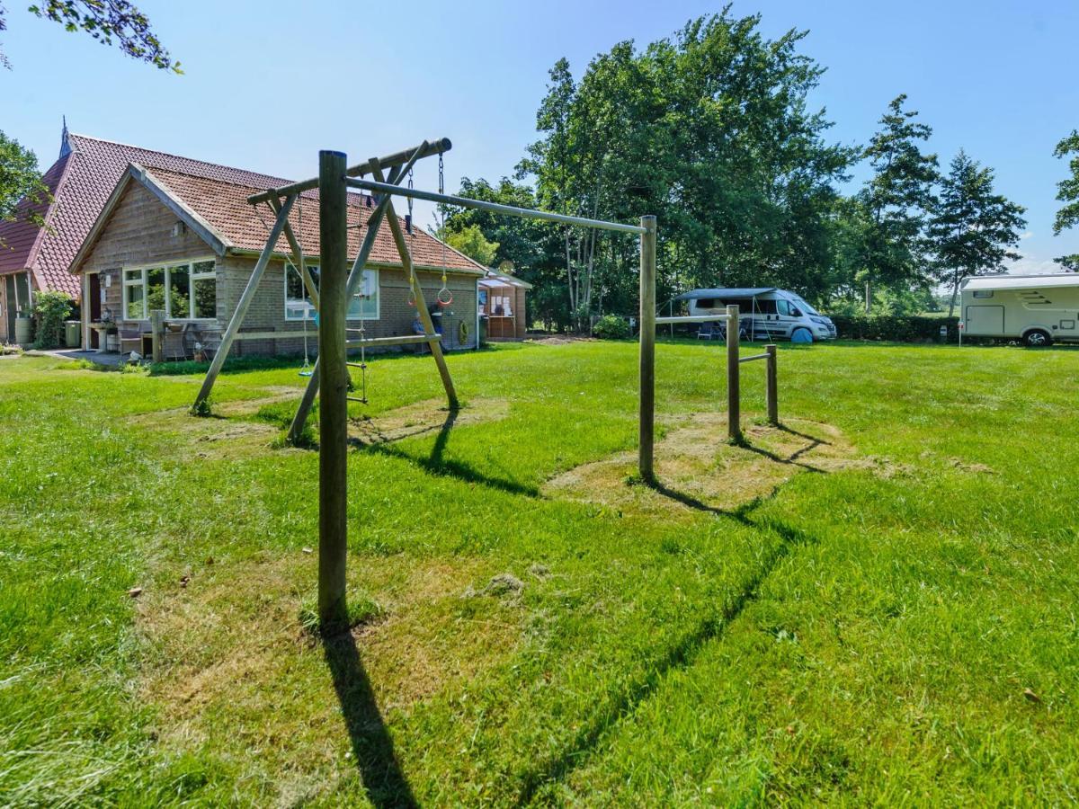 Enticing Holiday Home In Eastermar Near Burgumer Mar Lake Hoogzand Exterior photo
